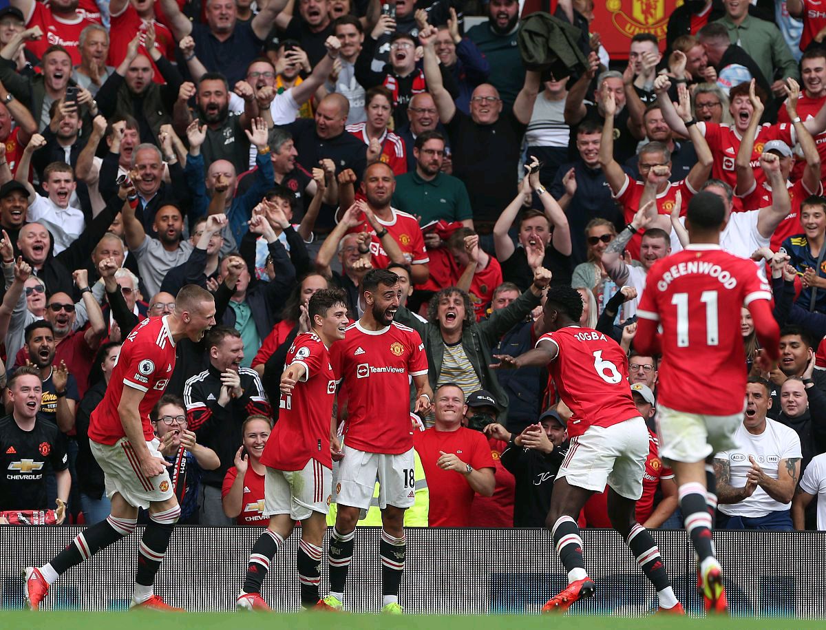 快问快答：C罗倒钩进球。