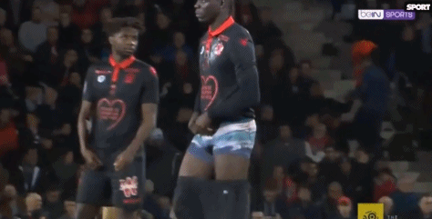 阿纳别科夫对阵奥林匹亚科斯数据：单场8扑救，多次扑出必进球