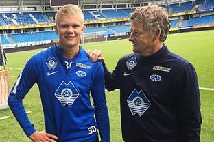 欧冠战报：库杜斯、西蒙斯点射，热刺3-0布拉格斯拉维亚