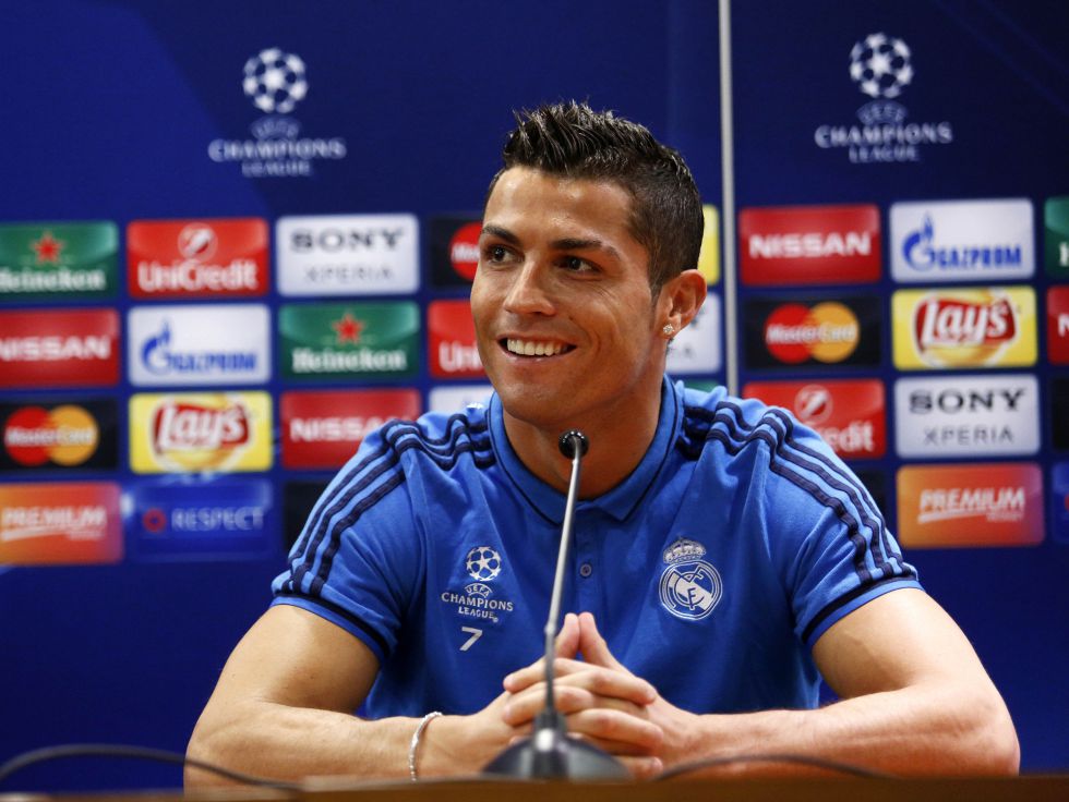 库尔图瓦生涯17次对阵曼城全部丢球，从未完成零封